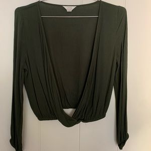 Wrap top in dark green